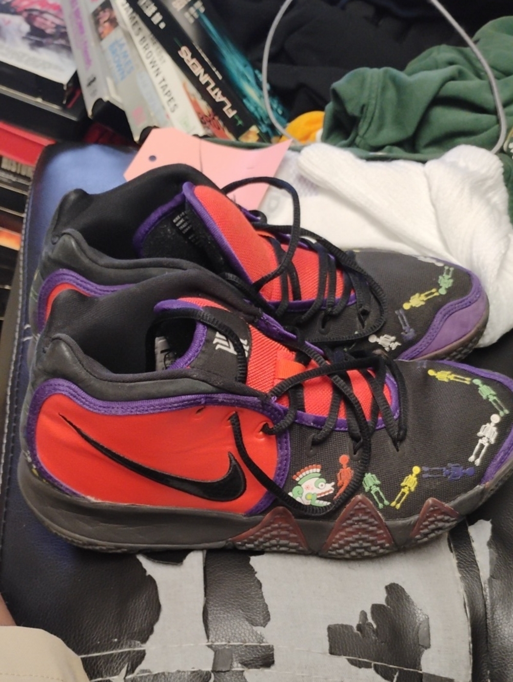 NIKE KYRIE 4 PE DAY OF THE DEAD CI0278 SIZE 8.5 SNEAKERS NRMINT CONDITION